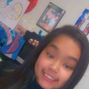 Meet your Posher, Crystal